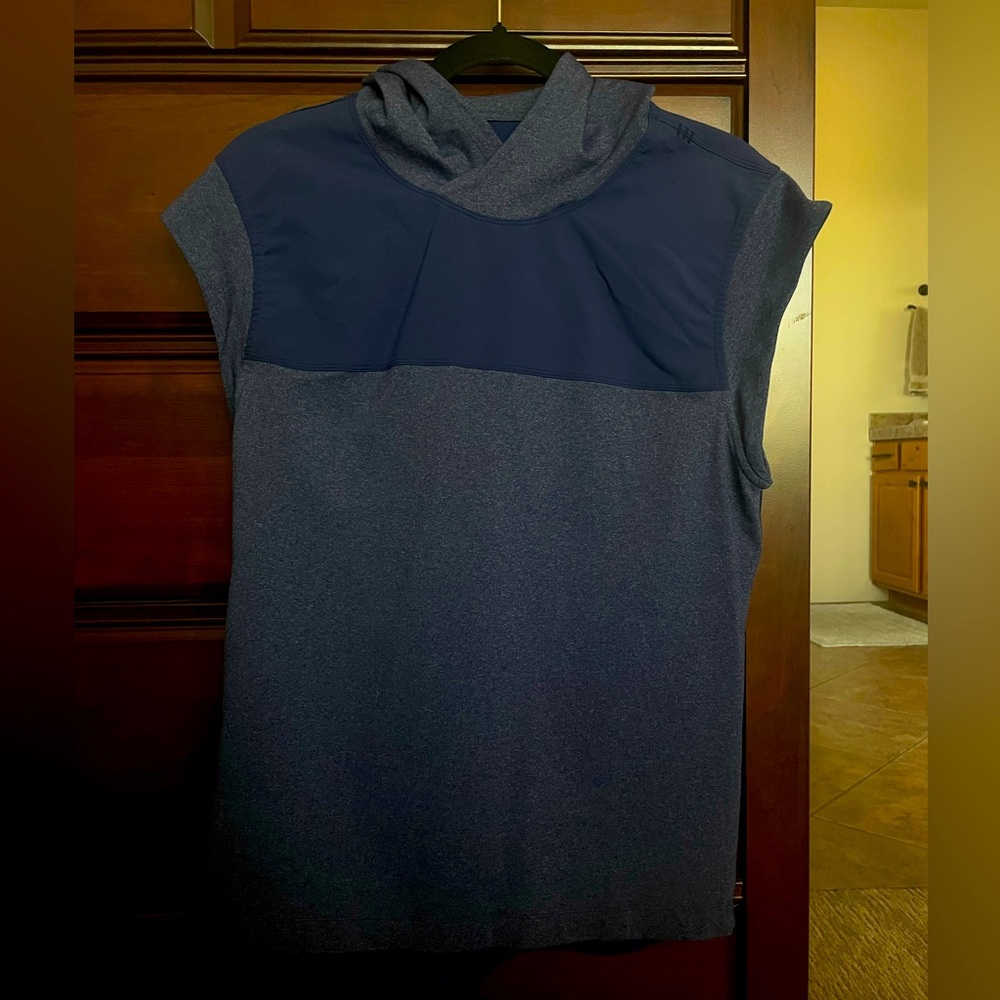 Lululemon Sleeveless Hoodie w Mesh Back EUC